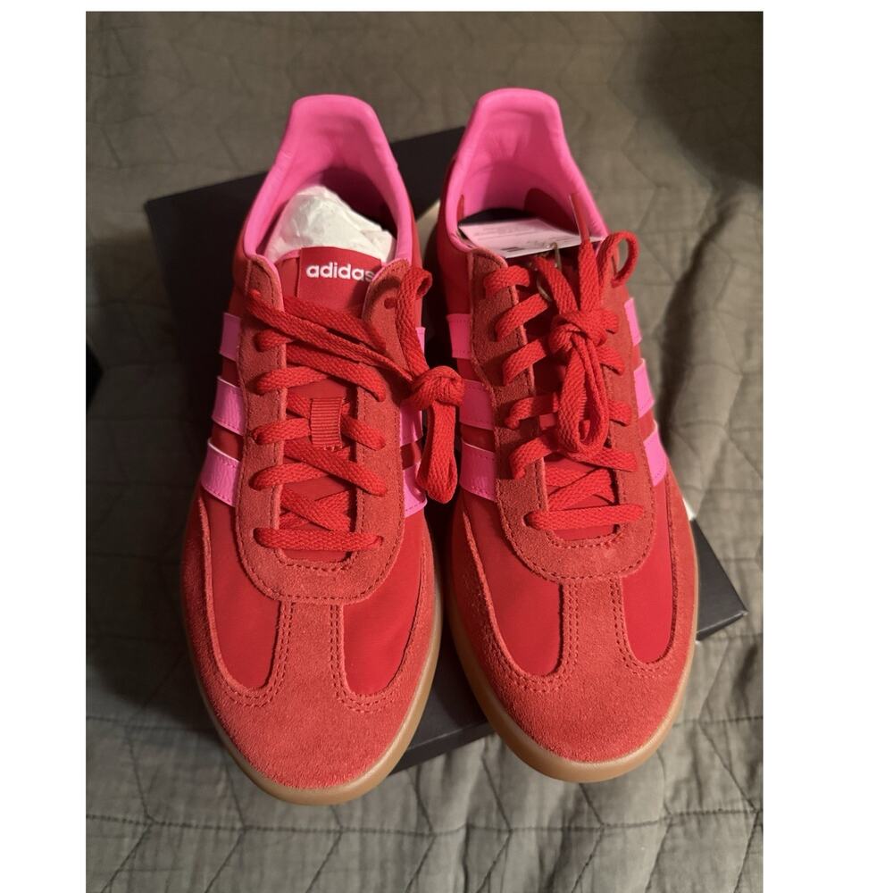 Women’s adidas Low Top Red/Pink Suede Gum Rubber Sole , Size 6Mens